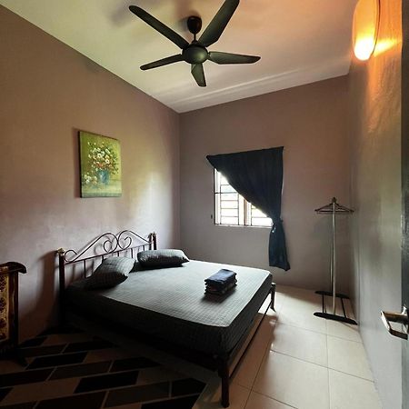 Taiping Homestay Husna Afina Kültér fotó