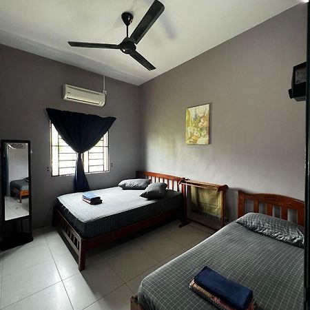 Taiping Homestay Husna Afina Kültér fotó