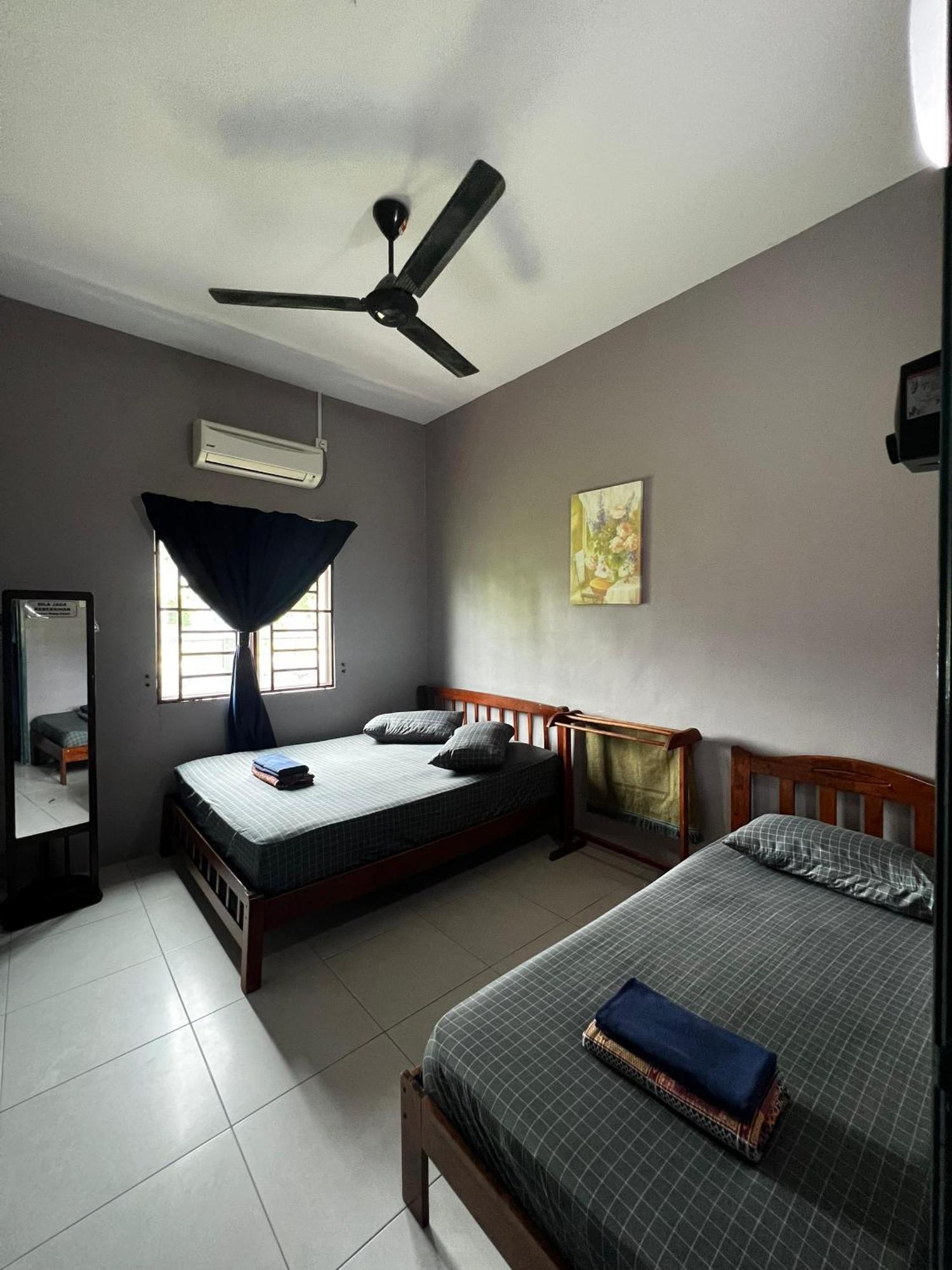 Taiping Homestay Husna Afina Kültér fotó